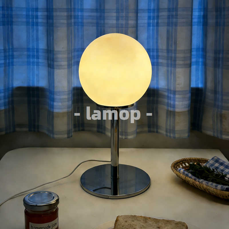 Decor Lighting Lamps - Настольная лампа Milky White Solid Globe